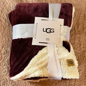 NWT UGG Avery Throw Wild Grape 50x70